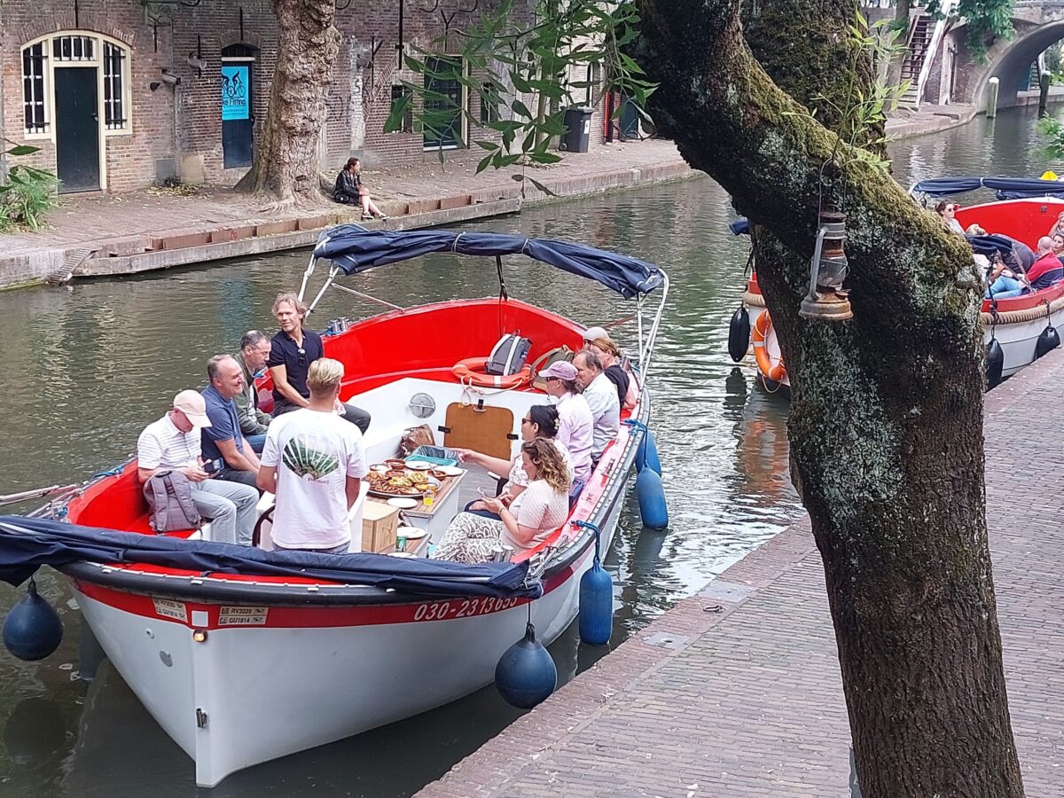 Familie en vriendenuitje 1 vriendenuitje Varen in Utrecht